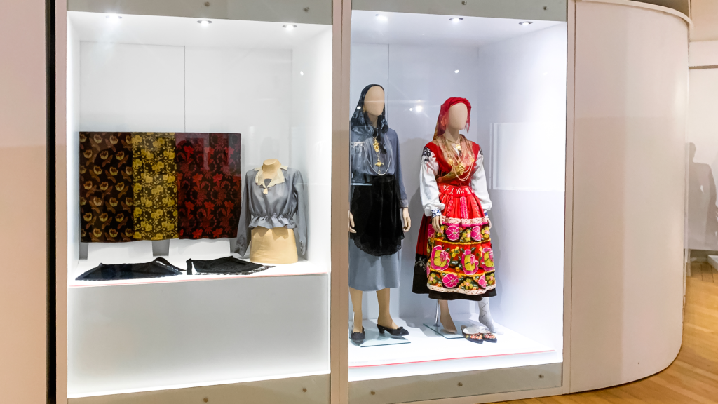 100 Anos Moda no Feminino Exposição