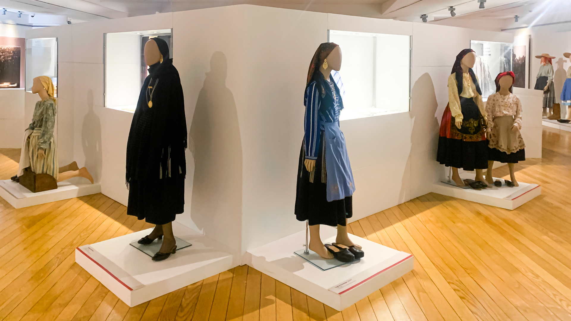 100 Anos Moda no Feminino Exposição